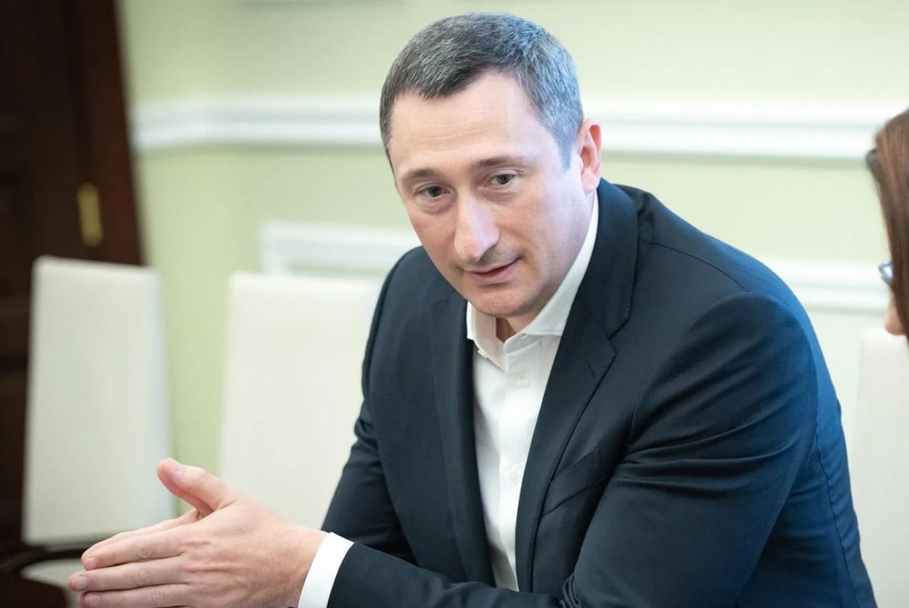 Хабар для «Че Гевари»: «мідасівці» передали Чернишову $1,2 млн та €100 тисяч