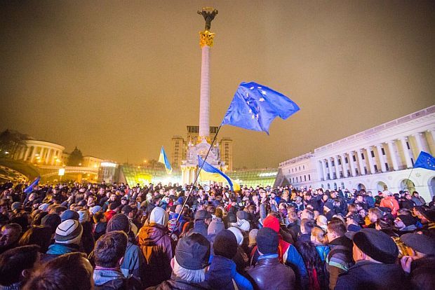 21 листопада в Україні відзначається День Гідності та Свободи. Цього дня, з інтервалом у дев’ять років, розпочалися дві доленосні для сучасної України події: Помаранчева революція 2004-го та революція Гідності 2013-го.