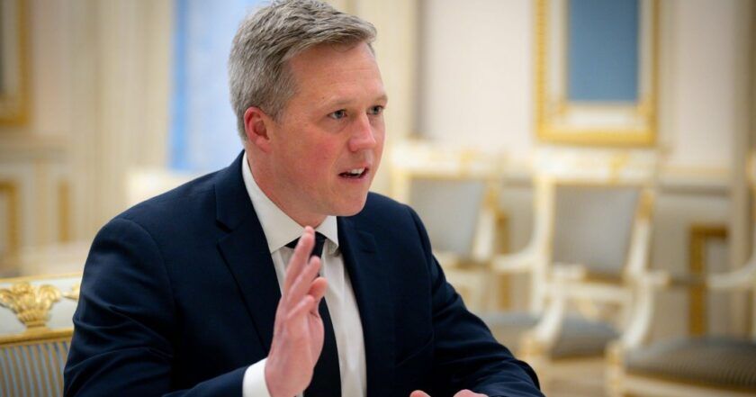 США провели таємні зустрічі з росіянами в Абу-Дабі щодо України