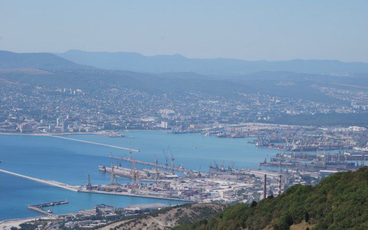 Морський порт Новоросійська.