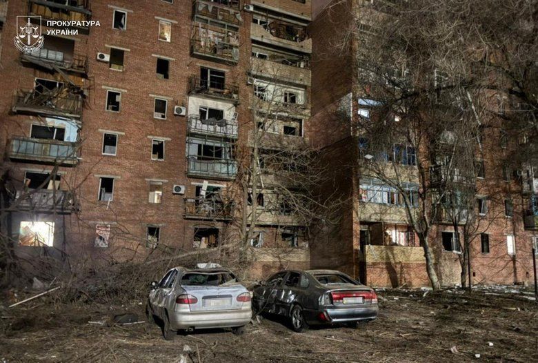 Слов’янськ зазнав авіаудару: є руйнуванння та постраждалі, фото