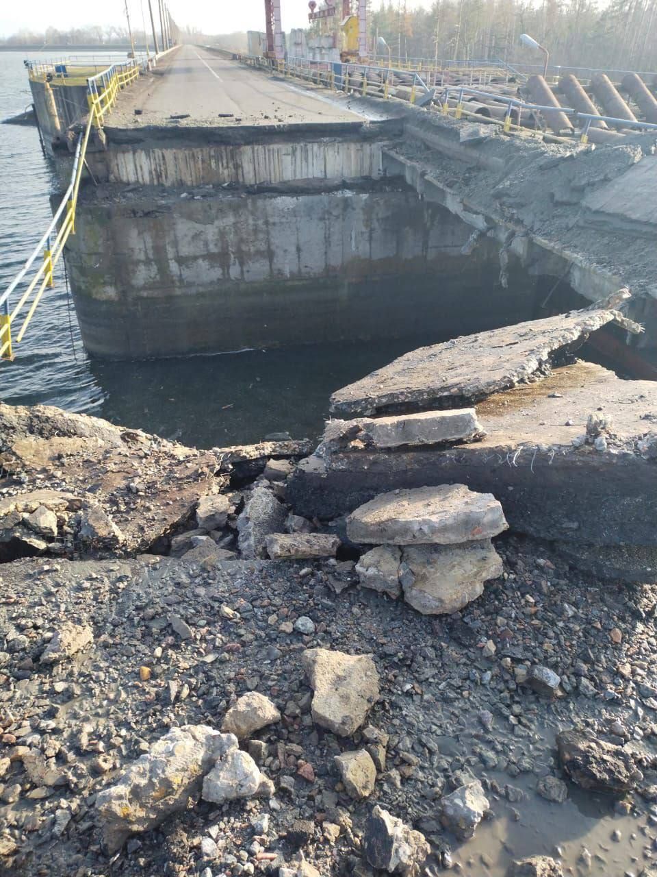Гребля Печенізького водосховища.