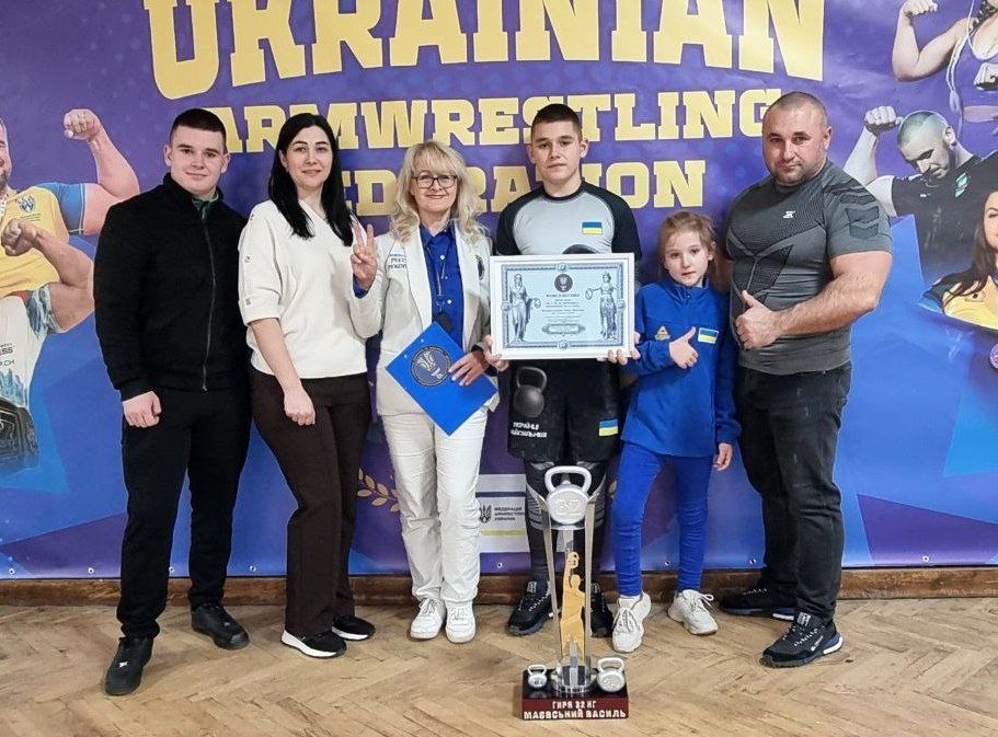 Мукачівський богатир: 12-річний Василь Маєвський  встановив новий рекорд світу