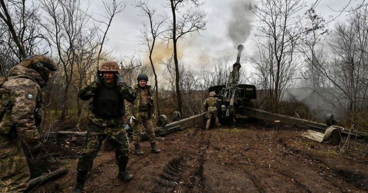 Збройні сили України забезпечують політикам можливість вести мирні переговори.