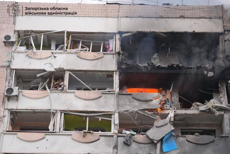 Запоріжжя та околиці зазнали потрійного удару, є руйнування та десятки постраждалих, фото