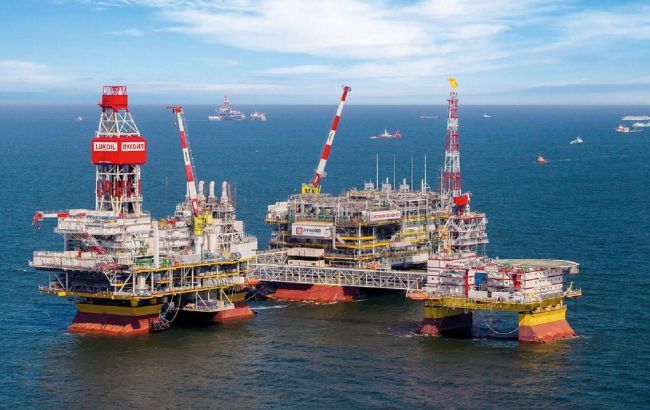У Каспійському морі атаковано бурову платформу та патрульний корабель рф