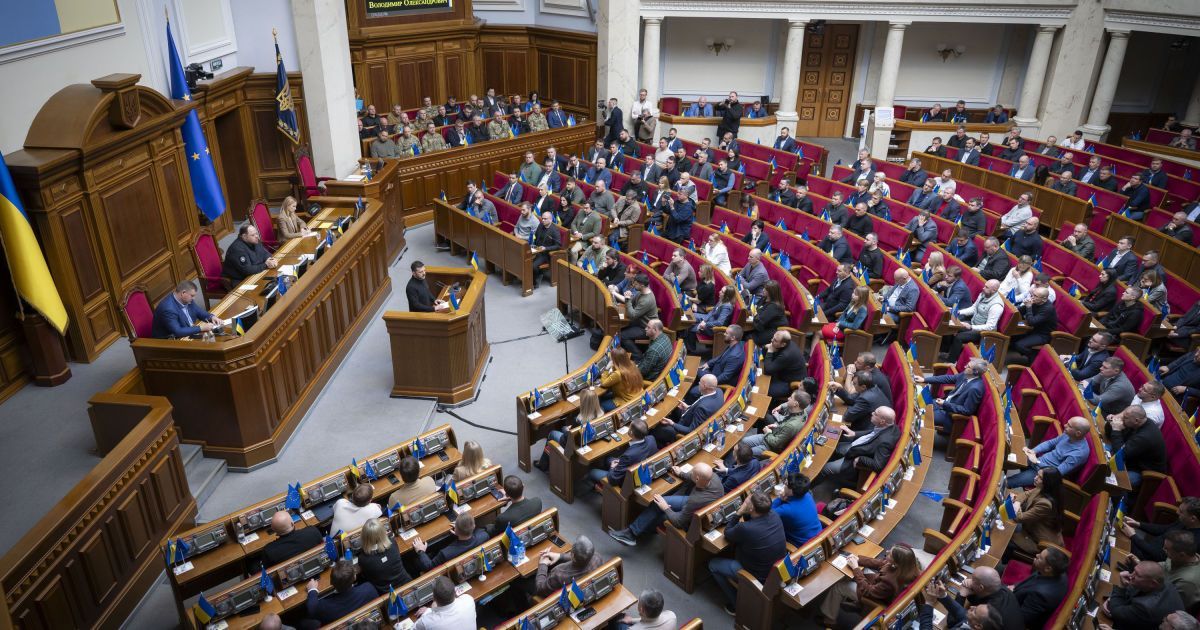 Отримання неправомірної вигоди нардепами: викрито злочинну групу️
