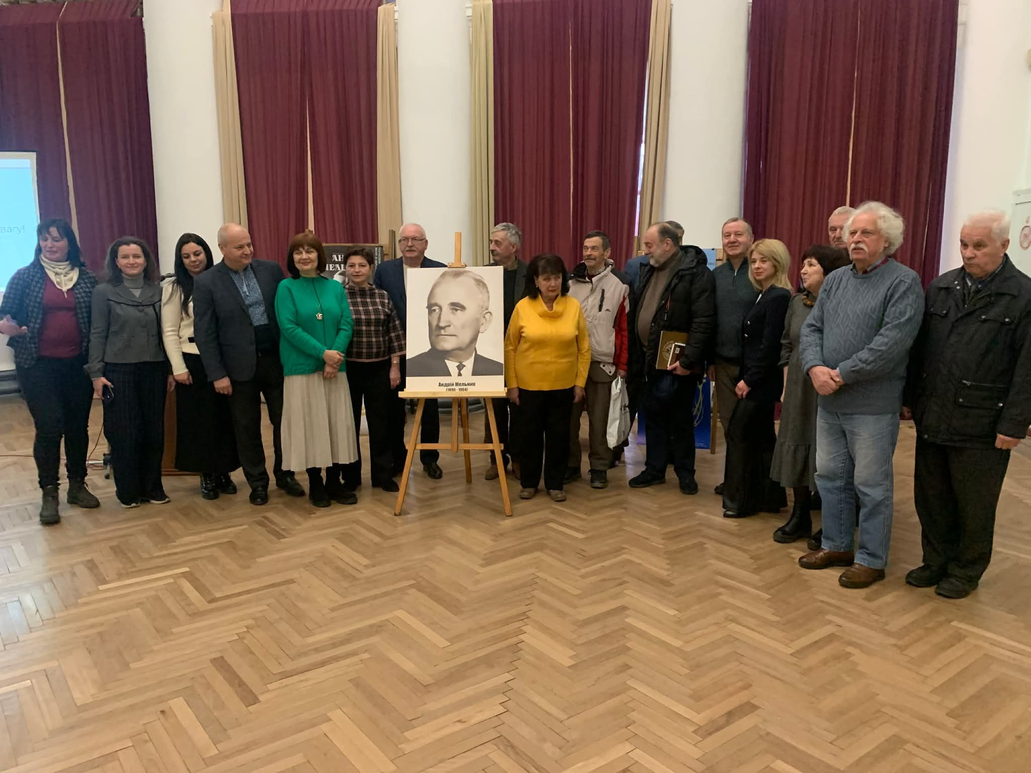 Учасники заходів, присвячених 135-річчю видатного українського державного діяча Андрія Мельника.