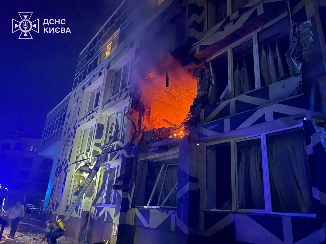 Нічна атака Києва й області: пошкоджено медзаклад, багатоповерхівку та приватні будинки, фото