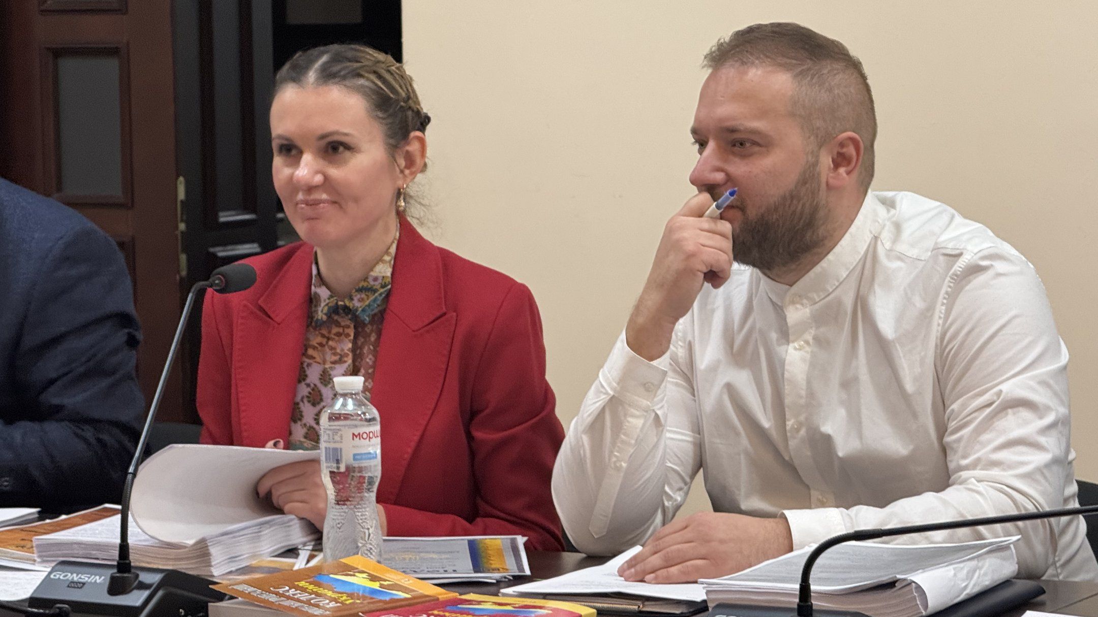 Депутатські «справи»: Шуфрич – вийде під заставу, Скороход – позбулась «браслету» завдяки чоботам