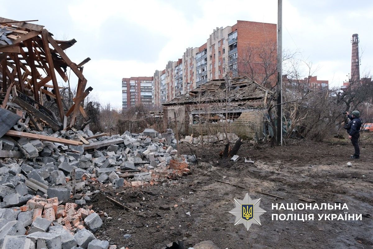 Словʼянськ атакували КАБ-250: є руйнування та постраждалі, фото