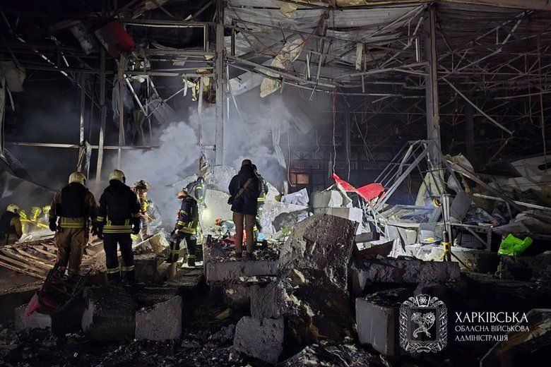 Харківщина у вогні: зруйновано термінал «Нової пошти», дитячий санаторій, є загиблі, фото