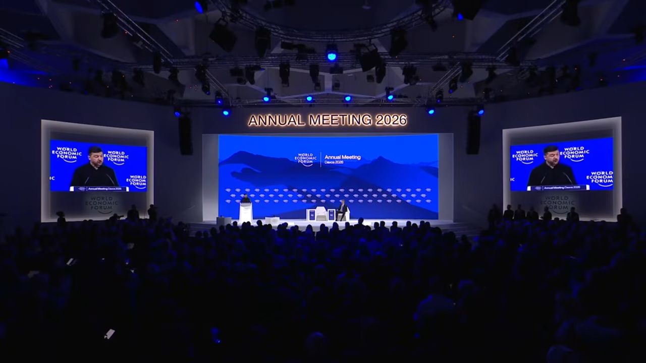 Зеленський у Давосі анонсував тристоронню зустріч та готовність топити кораблі рф біля Гренландії, фото