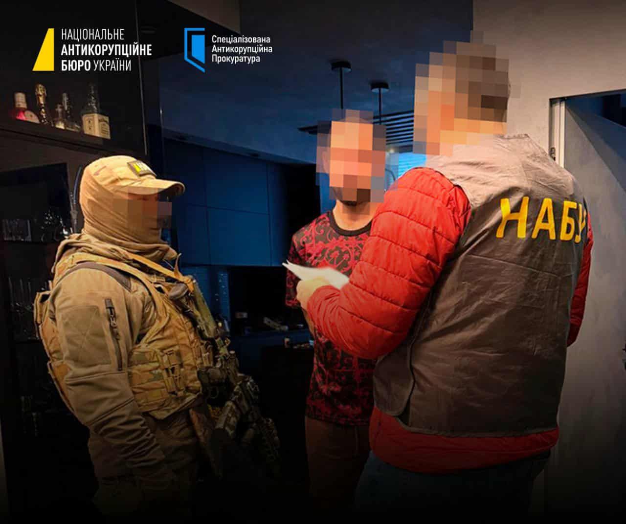 Унаслідок дій злочинних дій державна корпорація втратила майже 106 тис. тонн зерна вартістю 776 млн грн.