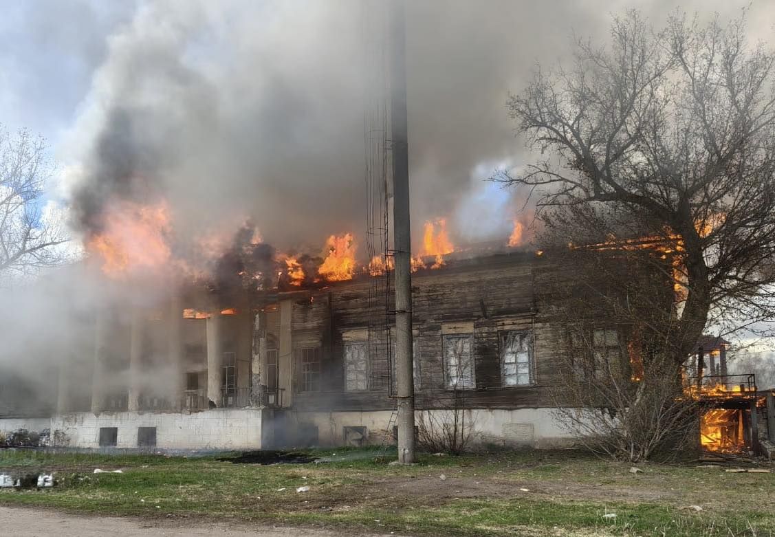 Памʼятка архітектури ХІХ століття, садиба Донців-Захаржевськи.