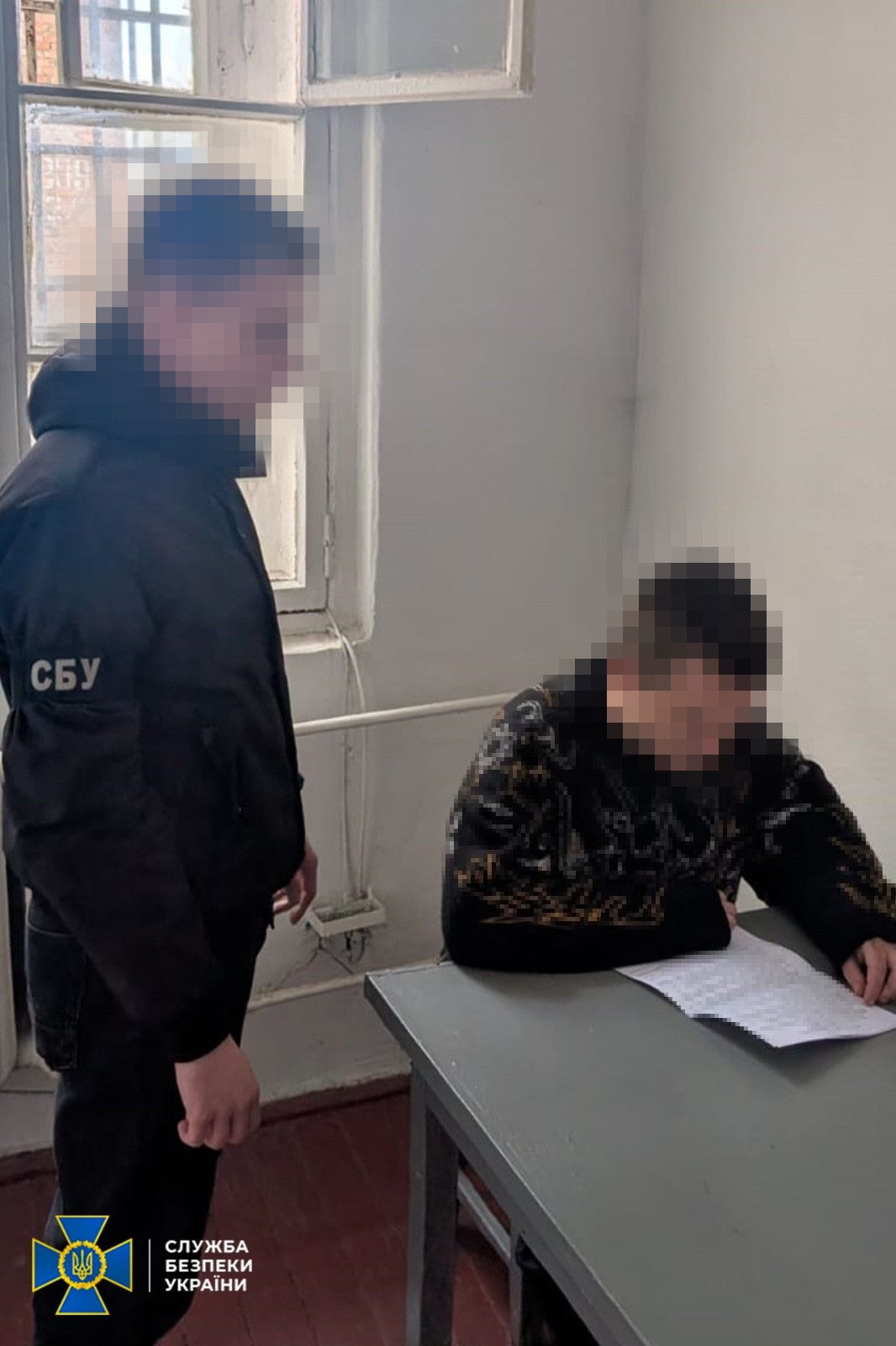 СБУ та поліція затримали підозрюваних у підготовці до замаху на Героя України. Завербованим російьким агентам загрожує довічне ув’язнення.