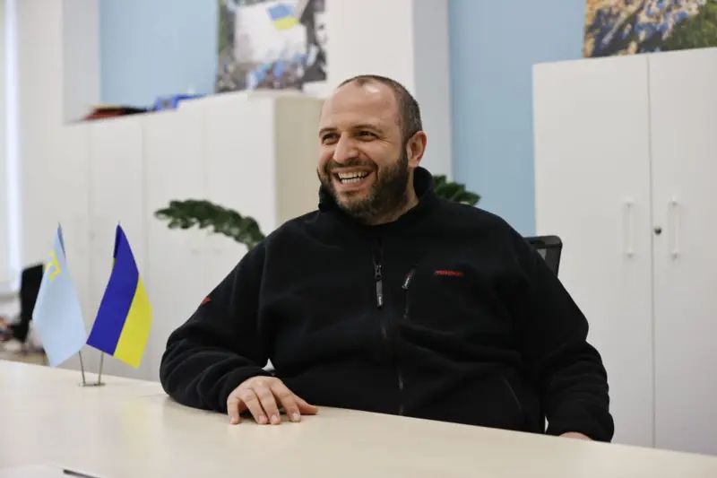 Є вагомі свідчення про зв’язки між колишнім Міністром оборони України Рустемом Умєровим, підсанкційним бізнесменом Тимуром Міндічем та компанією «Fire Point».