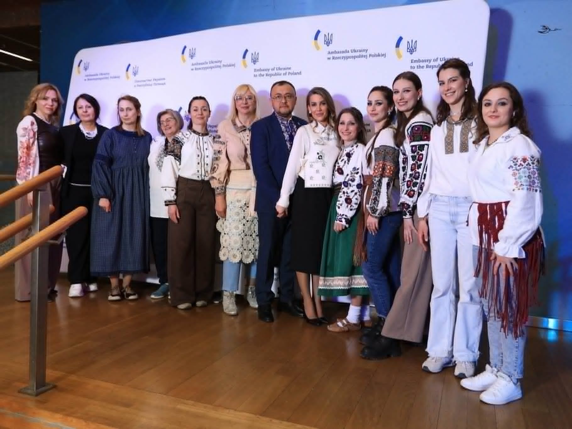 Учасники і гості показу.