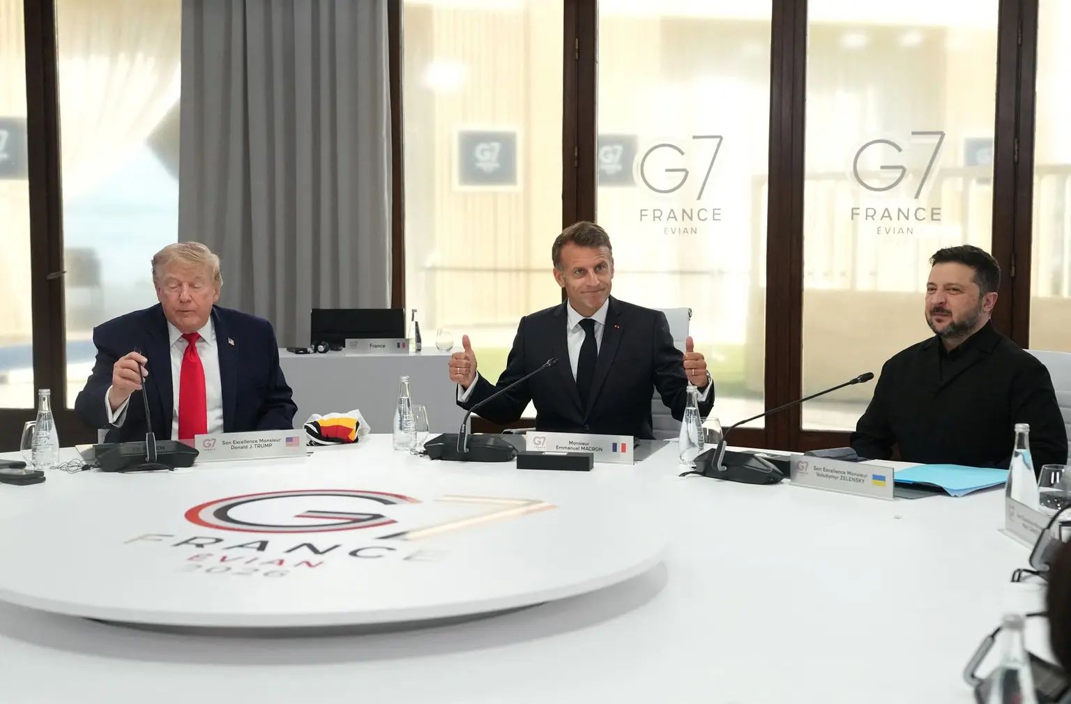 Починають вимальовуватися обриси угоди, за якою Трамп підтримає Європу в питанні України.