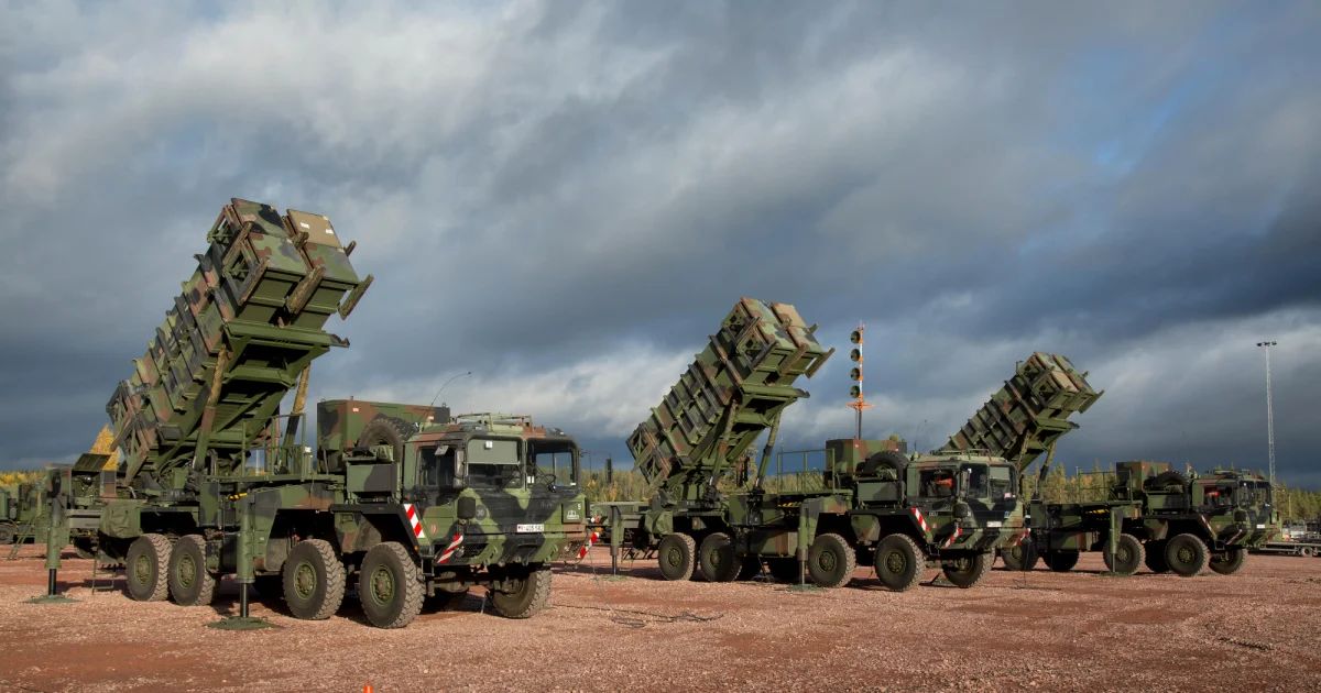 Київ уже уклав контракт на сотні ракет PAC-2 для Patriot за підтримки Німеччини, але їх почнуть постачати упродовж наступних років.