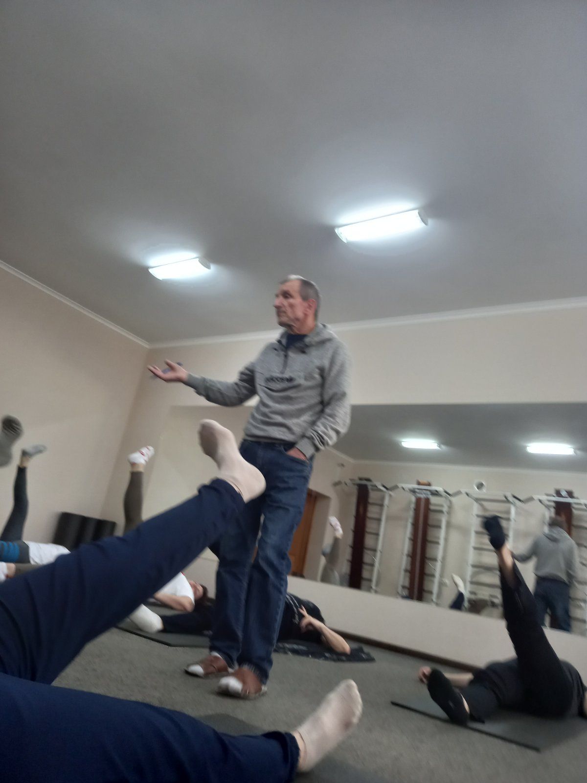 «Наше завдання — померти у вертикальному положенні й без памперса»