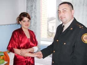 У палаючу хату ввійшла