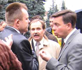Ходіння по Мукачеву триває