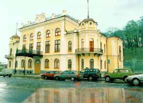 Хто впише філармонію в пейзаж?