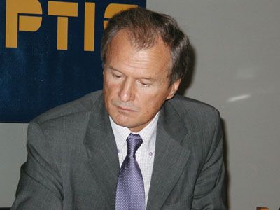 Юрій Костенко: Українська демократія ще ходить у памперсах