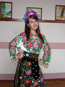 Вишиваний випускний бал