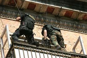 Розважимось, красуні?