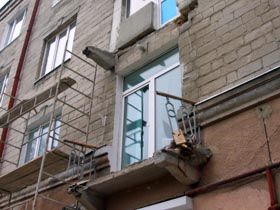 Балконопад на Листопадовій
