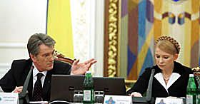 «Ваш кредит — це пакт Ріббентропа-Молотова»