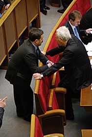 Скільки влізе у валізу КПУ?