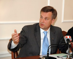 У Службу чи в дружбу?