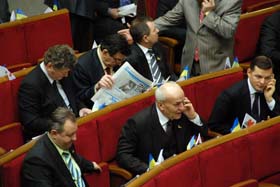 Депутатський переляк вибори підганяє