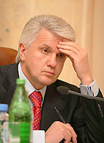 Слідчі — з черепом, Литвин — без Америки