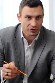 Віталій Кличко: Я Черновецькому не лікар