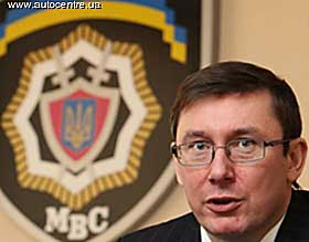 Мундири запливли жирком