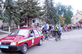 Велопрогоном по автомобілізації