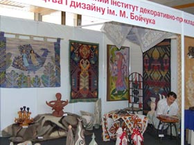 Ректору зібрали валізу