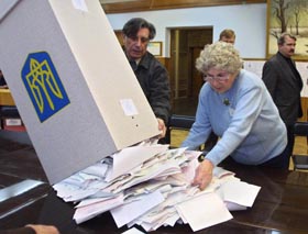 Тече «Ріка», голоси забирає