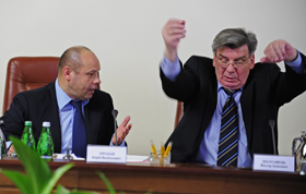 Кризо, стій, раз–два!
