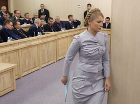 Фальш залишається