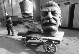 «Регіони» прийшли — Сталіна привели?