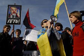 Львів дає Табачнику «прикурити»