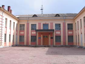 Дівчата б’ють дівчат