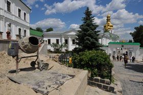 У списках значаться