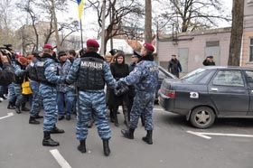 Пенсіонерок ловили спецназівці