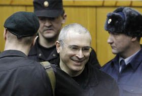 Суд на «х» і свиня в помаді